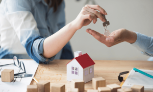 Comprar arrendando: La fórmula que gana terreno ante las dificultades para acceder a una vivienda en Chile