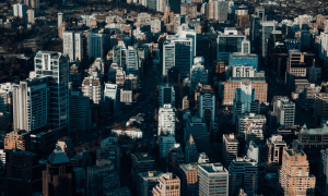Sobrestock inmobiliario impulsa giro hacia el arriendo y acelera uso de plataformas tecnológicas